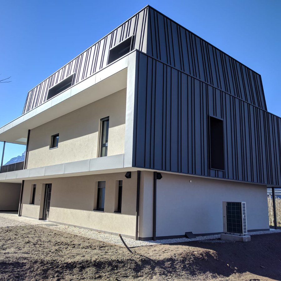 Wohnhaus mit Metallfassade – Referenz der Burggräfler Spenglerei